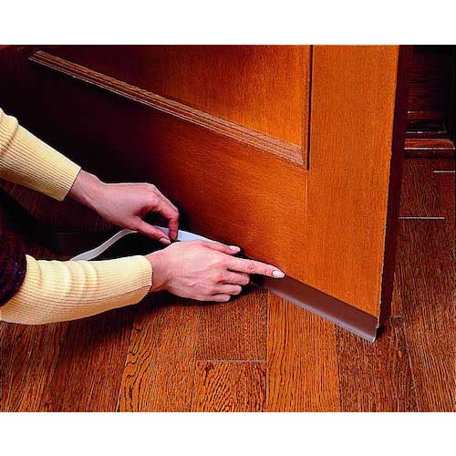 ニトムズ ドア下部シールテープ茶色 40mm×長さ0.92m E0402