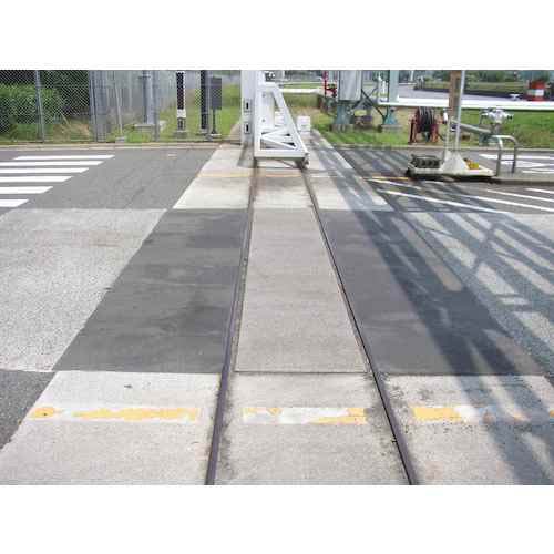 東亜道路工業 超耐久性急速路面硬化剤パッチグー PT381