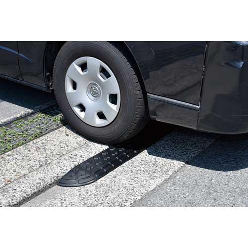 緑十字 45mm段差用プレート コーナータイプ 黒 ロードアップ6005R H45×W150×D150mm 再生ゴム製 121024