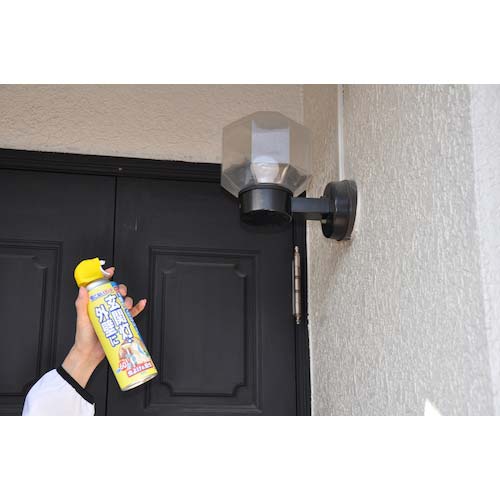 アース 虫こないアース玄関灯・外壁に450ml 256911