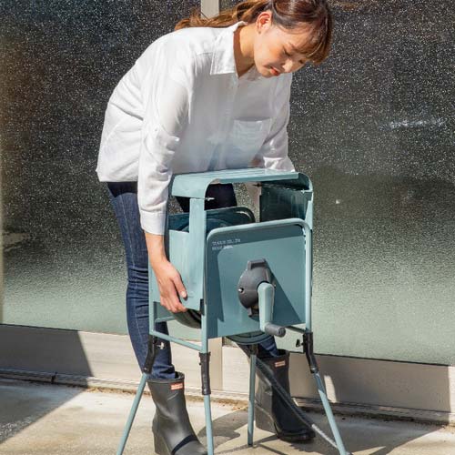 タカギ ホースリール 金属製ホースリール リフトメタル カバー付き 20m RFC320GY