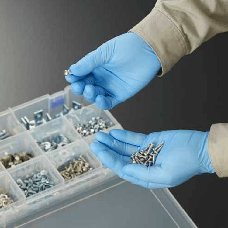 SHOWA ニトリルゴム 使い捨て手袋 No883 ニトリスト・タフ 100枚入 Mサイズ NO883-M