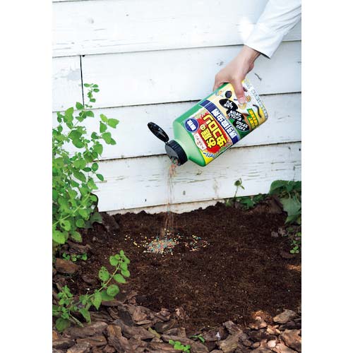 アース ガーデン ハイパーお庭の虫コロリ700g 297310