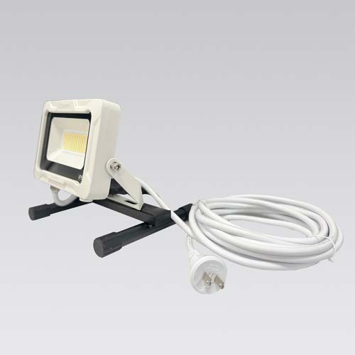 グッドグッズ LED投光器 30W 4500lm 昼白色 耐熱 LD-30CP