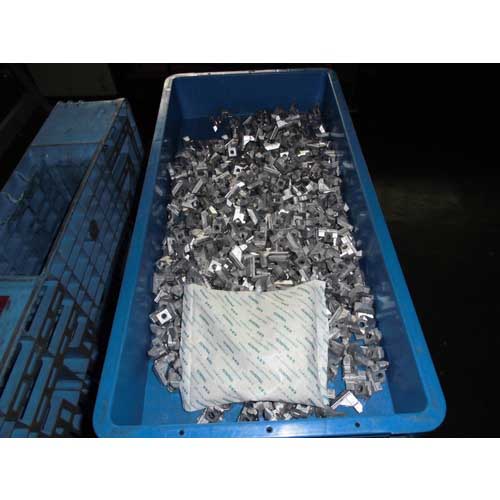 TRUSCO クレイ系乾燥剤不織布 500g 20個入 1斗缶 TKK-500-18L