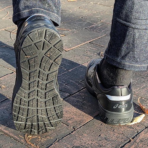 アシックス ウィンジョブCP306 BOAブラック/ブラック 26.5cm