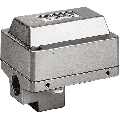 SMC ドレン排出器 モーター付オートドレン 接続口径IN Rc1/2、OUT Rc3/8 幅98×奥行78×高さ88mm 適用コンプレッサ37〜75kW ADM200-031-8